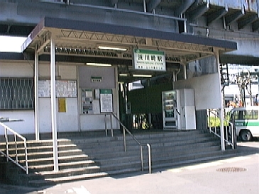 無人駅なのに立派な駅です。トイレもどこかの有人駅よりもキレイだし (^_^;;